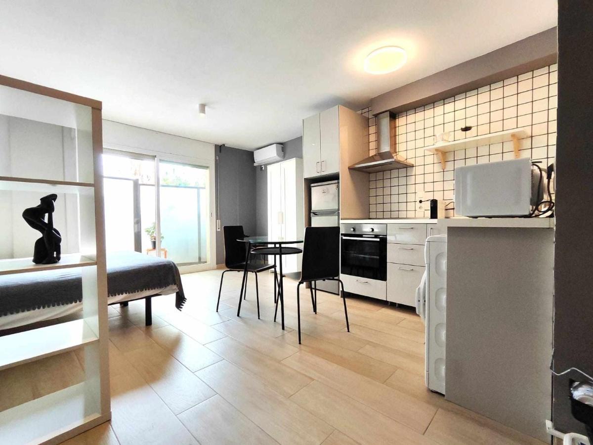 Mazi Apartments Suite Mataró Екстериор снимка